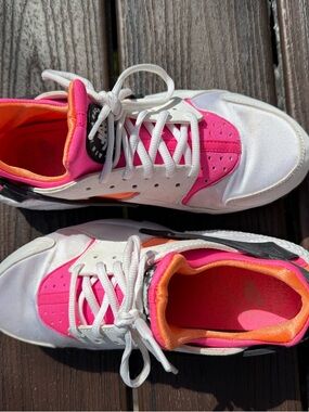 Nike Women's White, Pink & Orange Sneakers